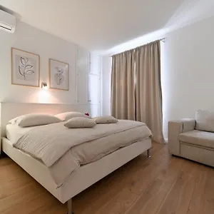 Near Center With Free Parking And Air Condition In Each Apartament